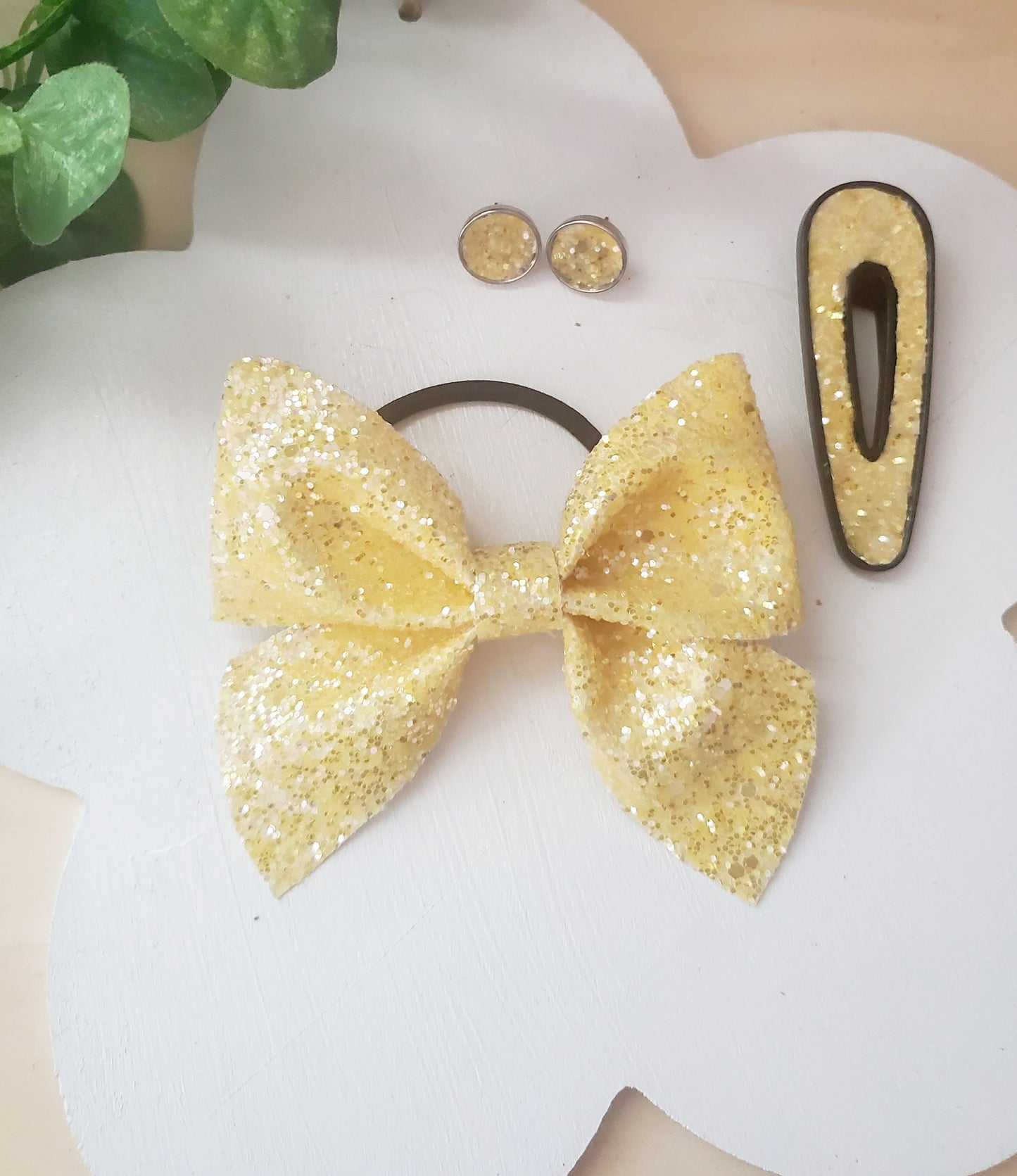 hair bow, hair bows, air bow, bows for hair, little girls hair bow, toddler bows, small bows, bows, bow, medium bows, large bows, spring bows, spring headband, springtime bows, summer time bows, summer bows, bows for little girls,
