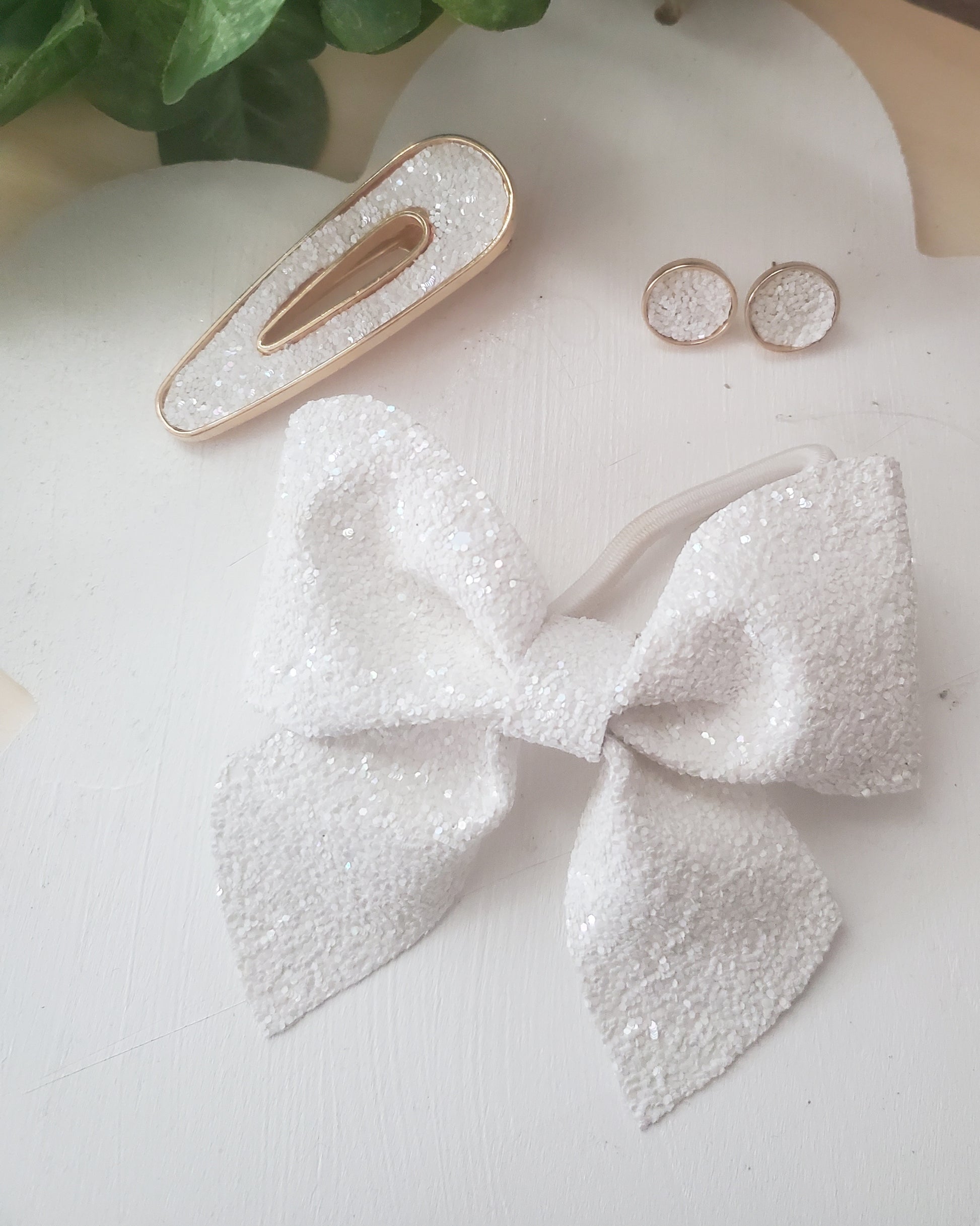 hair bow, hair bows, air bow, bows for hair, little girls hair bow, toddler bows, small bows, bows, bow, medium bows, large bows, spring bows, spring headband, springtime bows, summer time bows, summer bows, bows for little girls, 