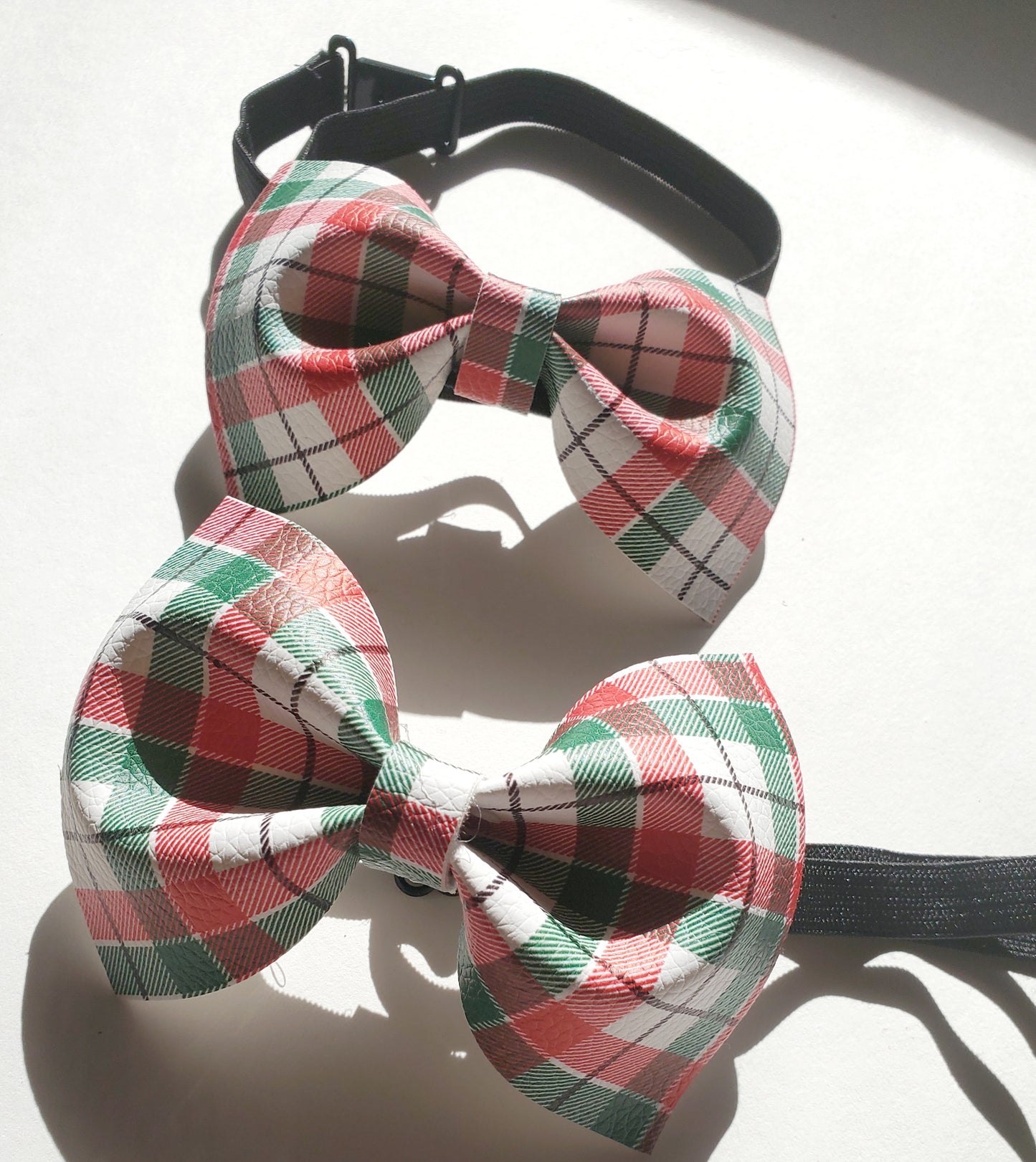 Red and Green Plaid Bow-Ties