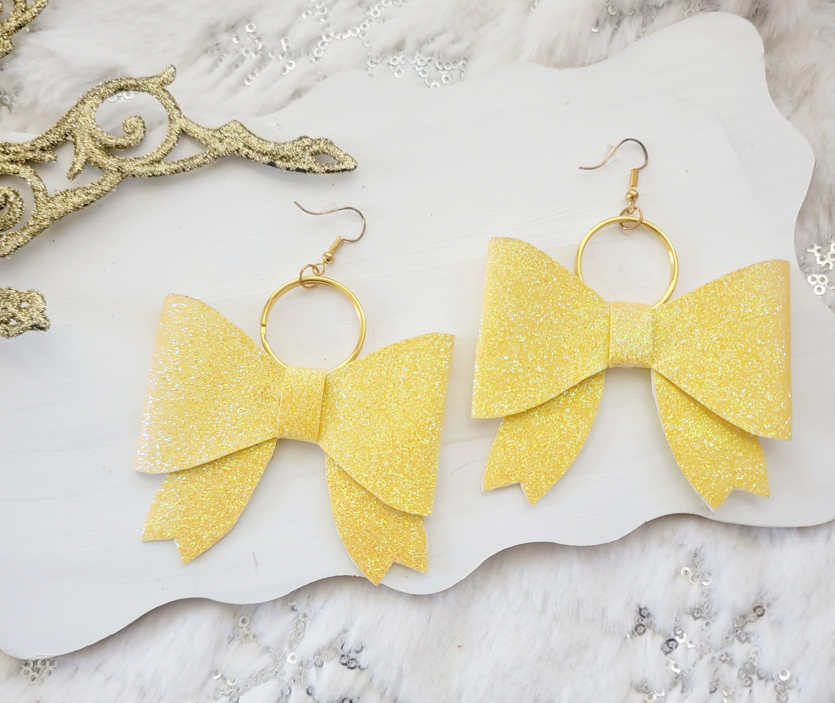 Fashion Inspired Gold Bow Glitter Earrings and Necklace Cards